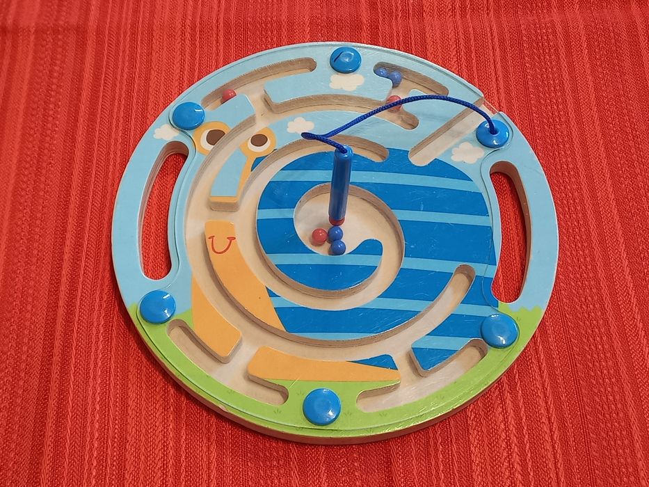 Игра дървен лабиринт с магнитна "писалка"