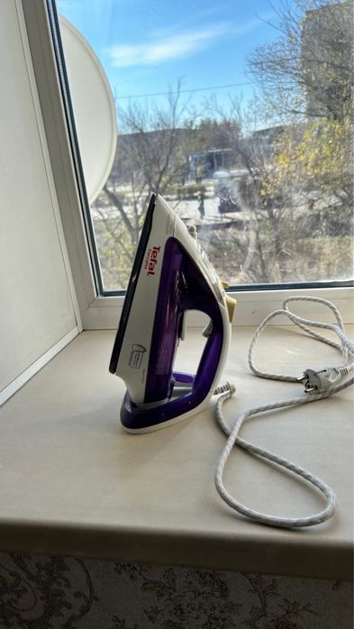 Продвется утюг Tefal