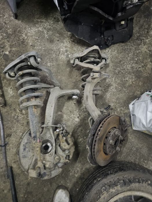 Brate amortizoare fuzeta disc etrier A4 B6 1.9