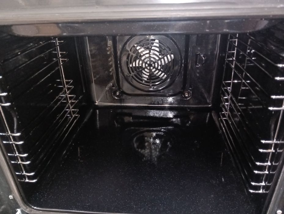 Свободно стояща печка с керамичен плот Gram 2 години гаранция!