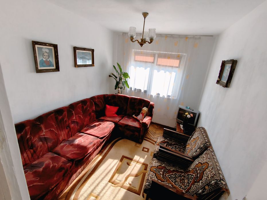 Apartament 3 camere, etaj 3 - Zonă bine cotată (str. M. Kogălniceanu)