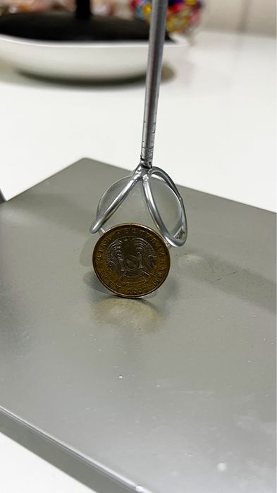 Продам бракованную монету номиналом 100 тенге