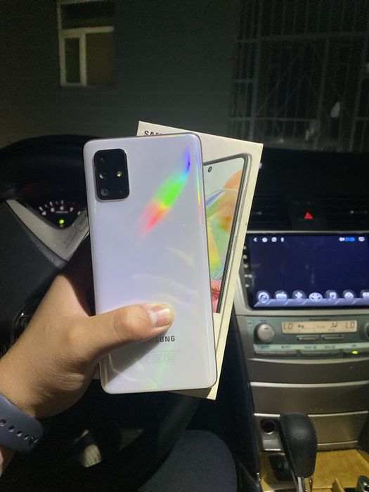 Samsung A71.
