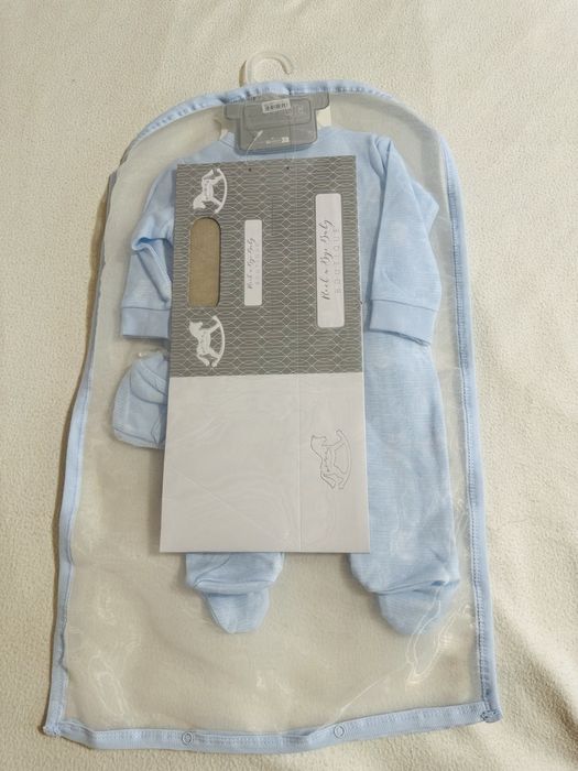 Бебешки комплекти от Великобритания а 0-3 3-6 месеца изписване