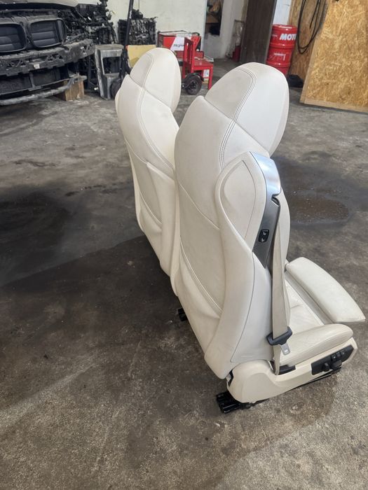 Scaune cu incalzire si memorii volan stanga BMW F06