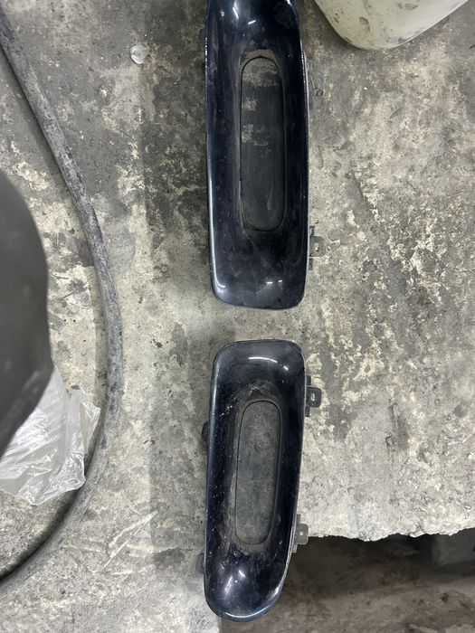 Продам заглушки на бампер мазда 626