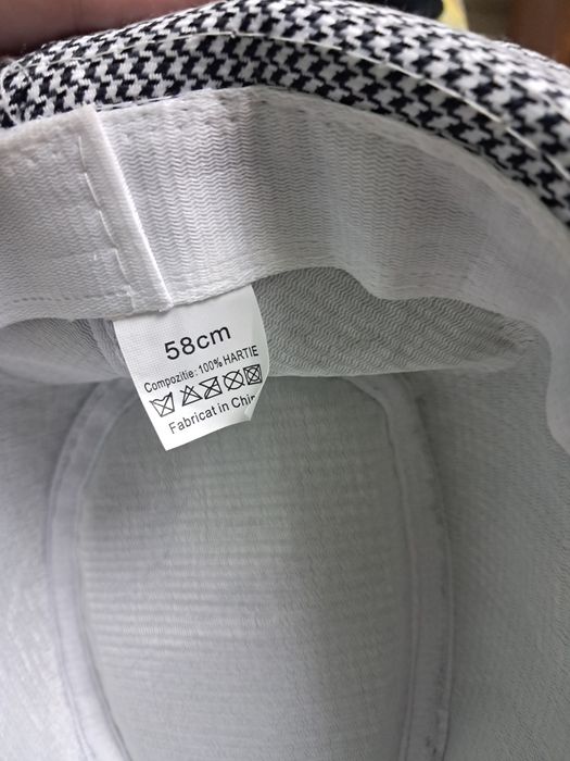 Palarie soare unisex si set gel de dus