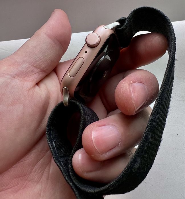 Продам Apple watch SE 44mm