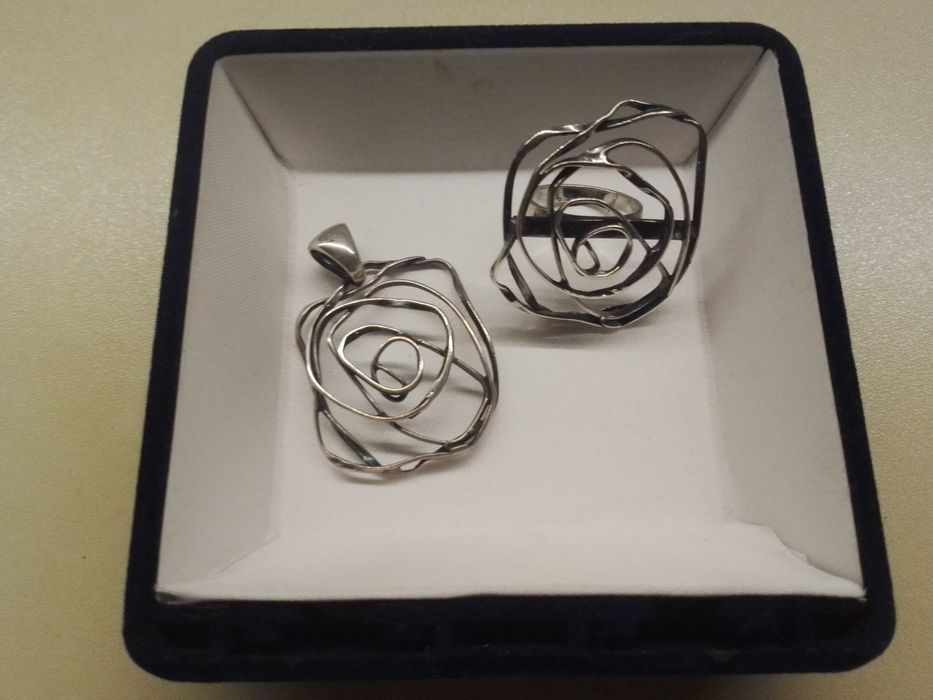 Комплект сребърни бижута - пръстен и висулка