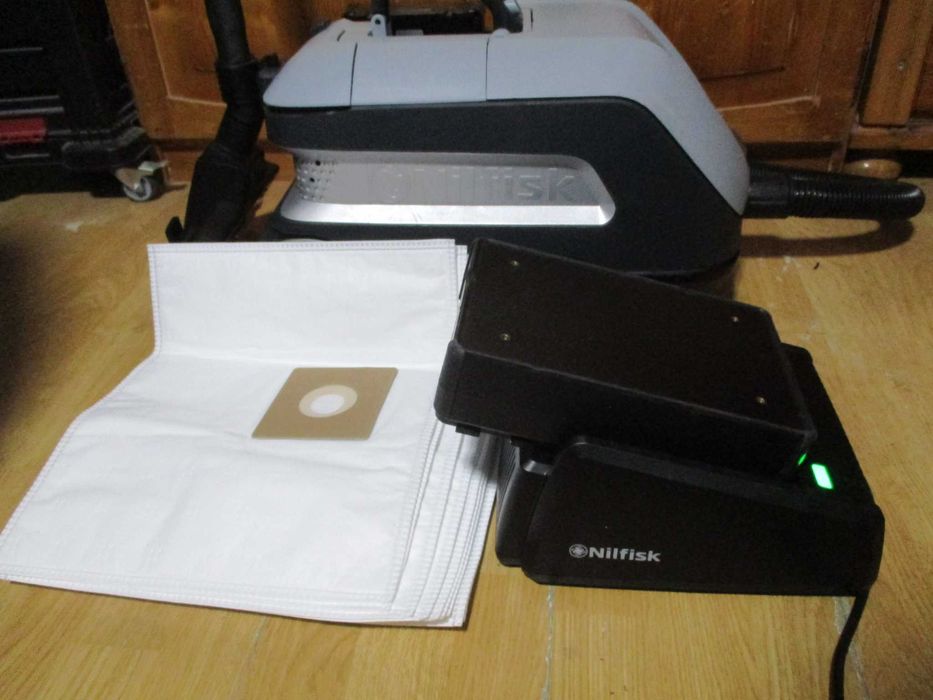 aspirator nilfisk vp-600-battery