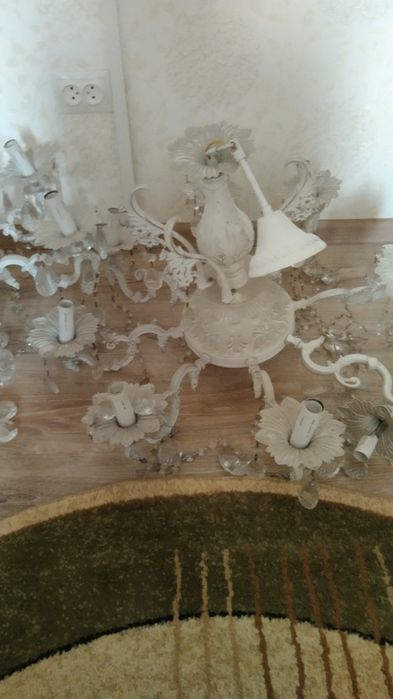 Продается люстра