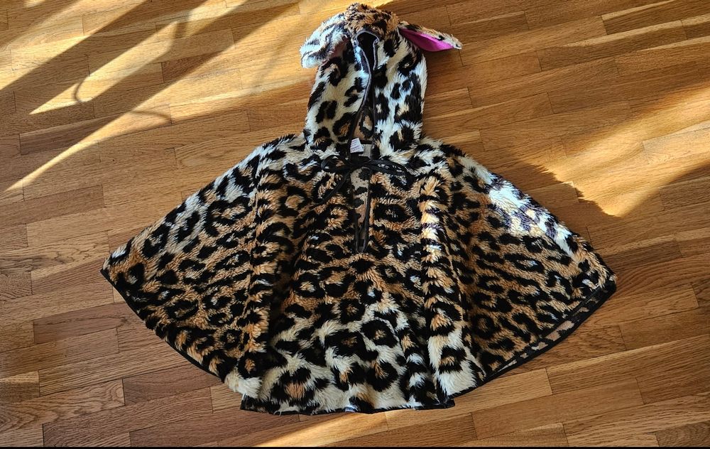 Пелерина с животинска шарка