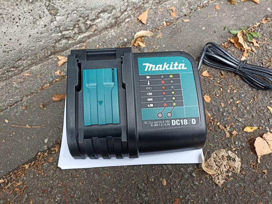 DC18SD18V-StatieIncarcare/ incarcatoriginal-Makita, NOU.