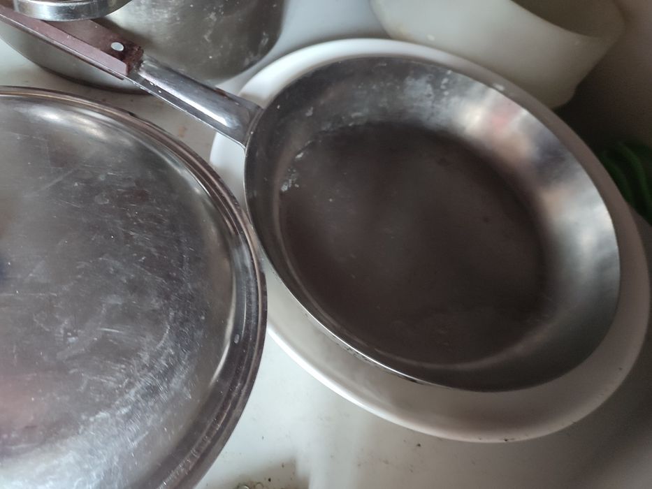 Продам сковородки, чугун и стальные