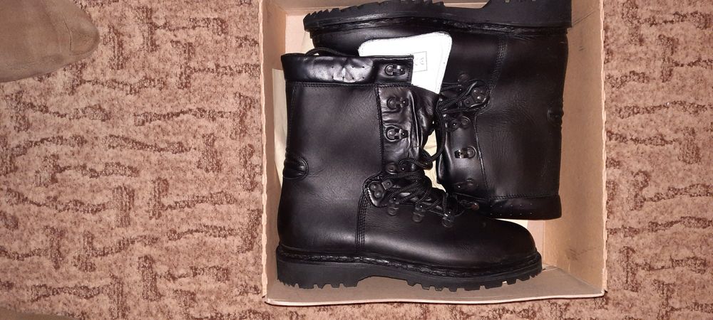 Bocanci militari - NOI