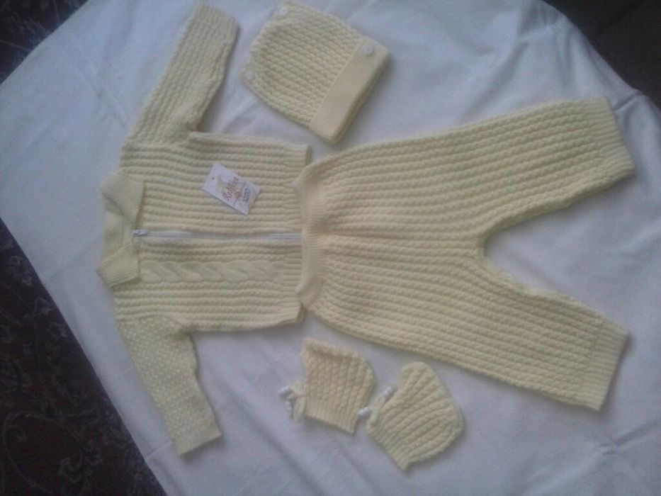 Новые костюмчики на малышей