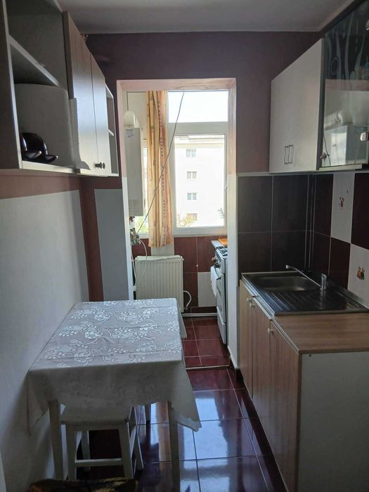 Apartament de vânzare – Bârlad | Zonă liniștită, complet mobilat
