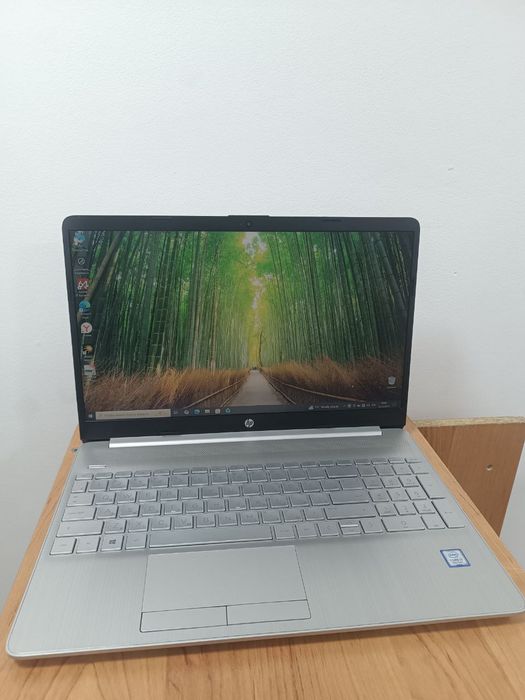 Ноутбук HP Laptop i3-8130U
