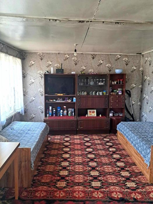 Двуетажна тухлена къща в село Лозен, общ. Стражица