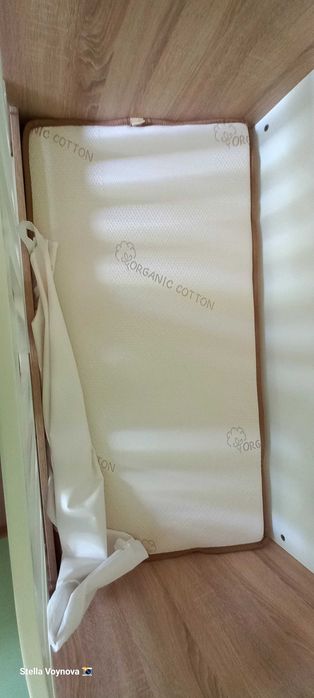 Люлееща, дървена бебешка кошара