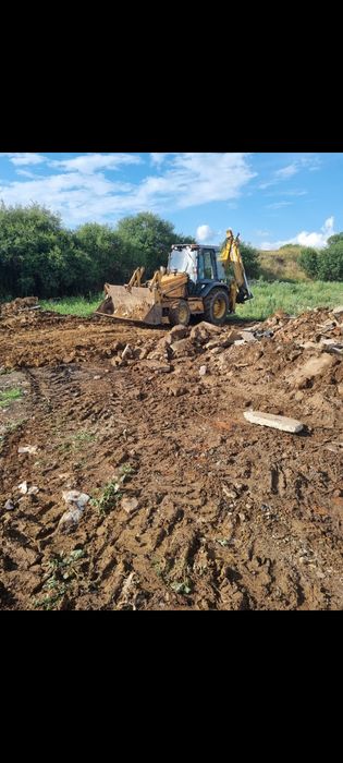Услуги с мини багери и комбиниран багер