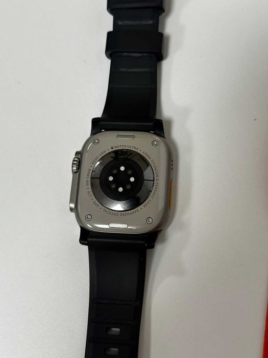 Apple Watch Ultra- 49 mm Titanium&Ceramic