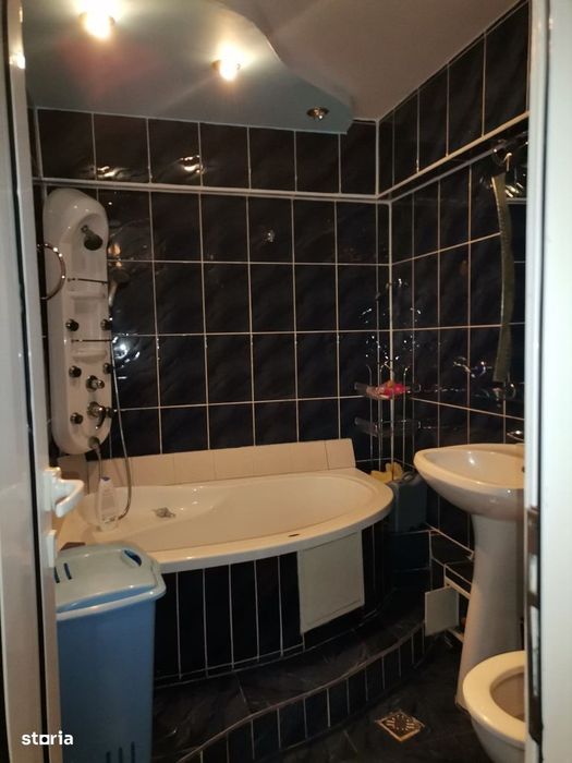 Apartament 3 camere, etaj 4, cu balcon