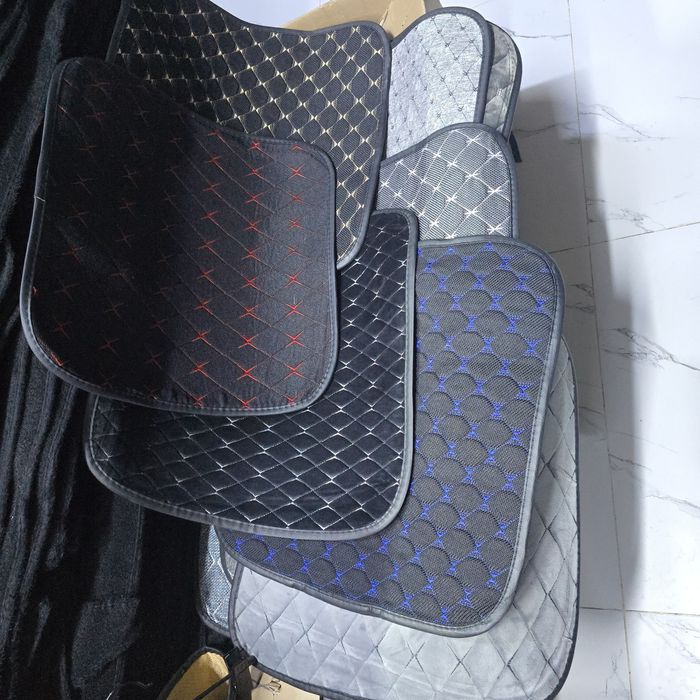 Автоковрики для сиденье автомобилей. Коврики полики на сиденья машины