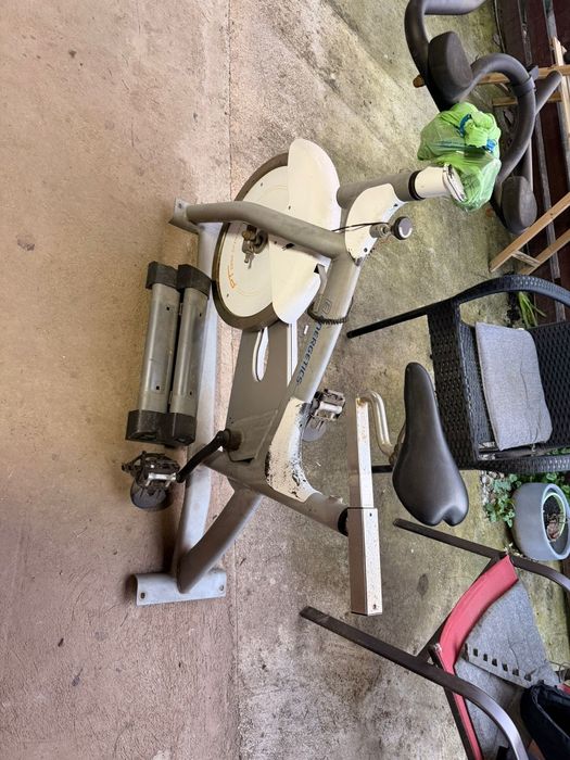 Bicicletă fitness (stationară)