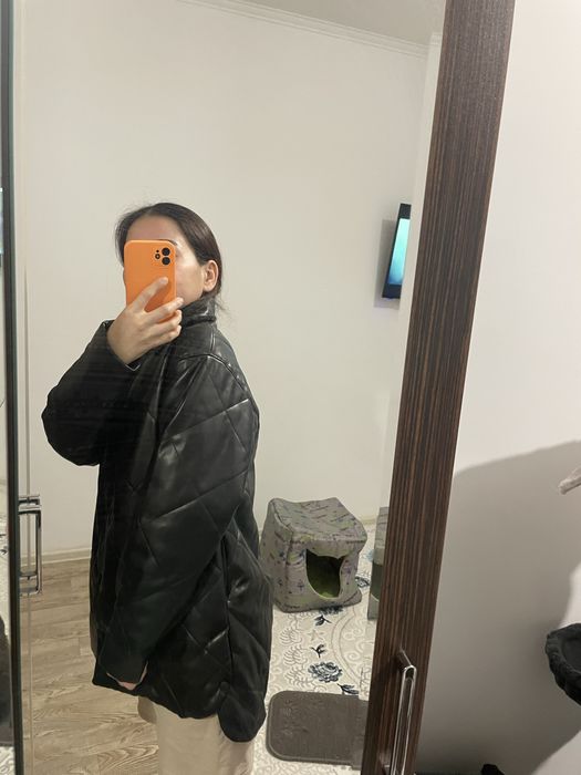 Срочноо продам куртку черную