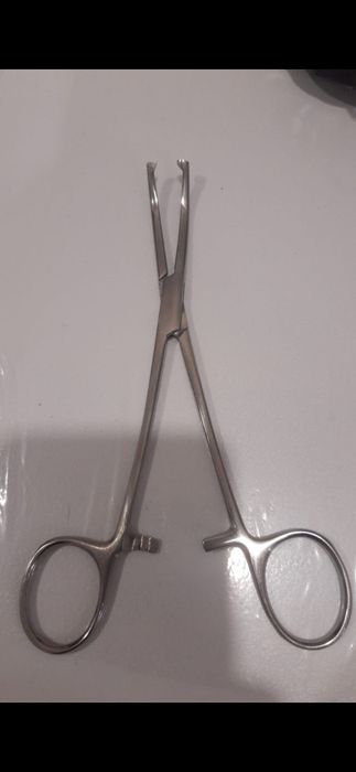 Продам медицинский  зажим
