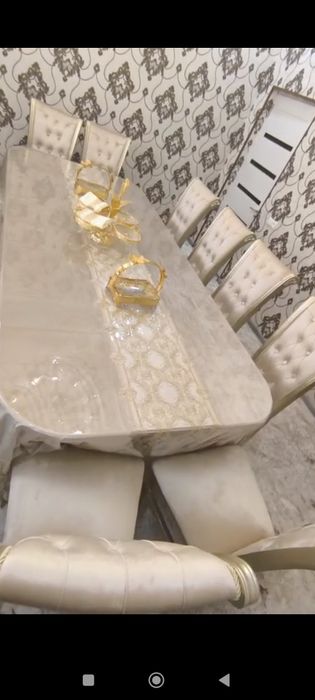 Стол и стулья  продается + скатер+пленка бонус