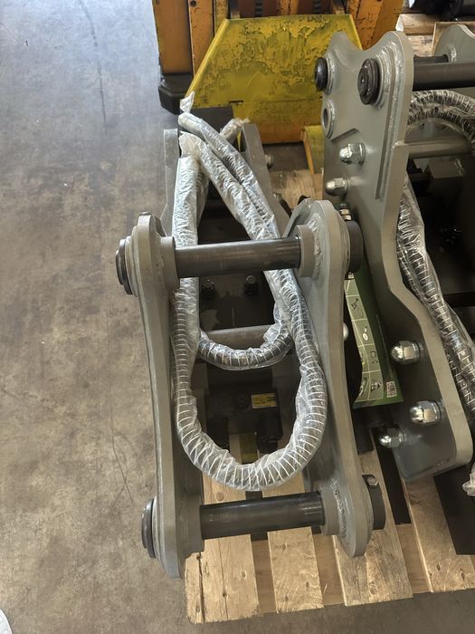 Хидравличен чук,къртач за комбиниран багер JCB и HIDROMEK