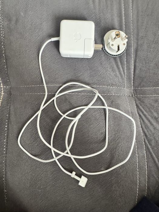 Зарядка для макбука