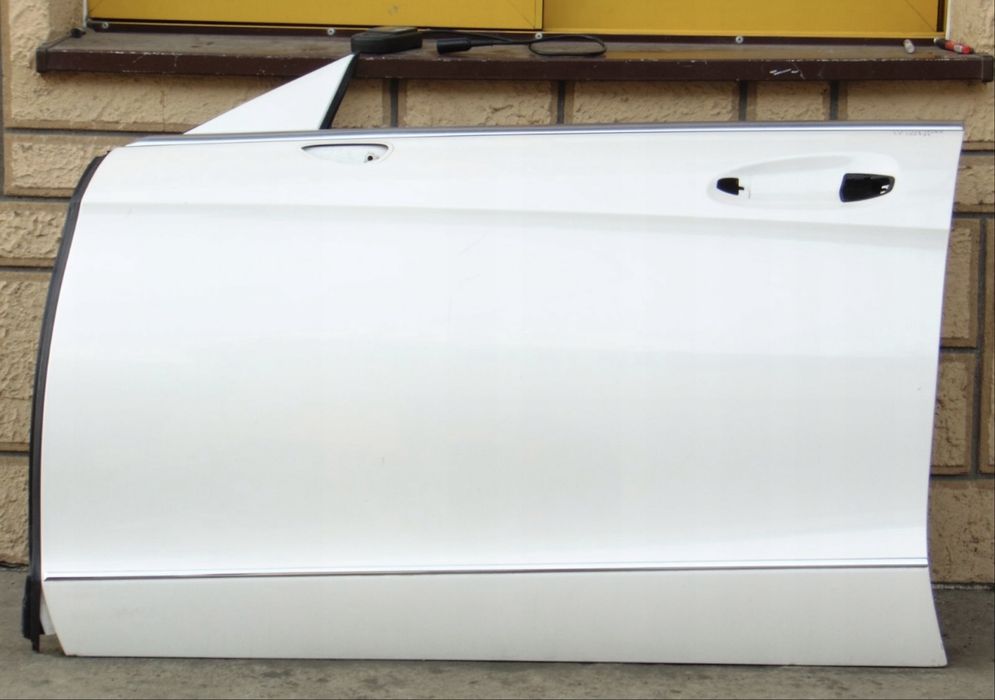 Предна лява врата Мерцедес Цлс 218. Бял цвят MERCEDES CLS W218 218 2010-2018