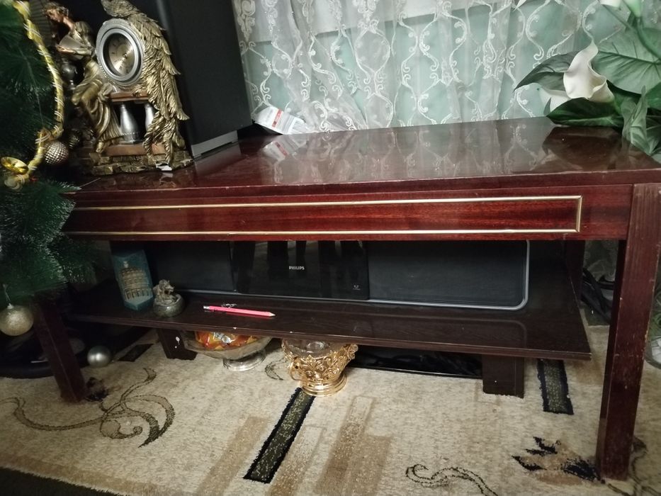 Журнальный столик