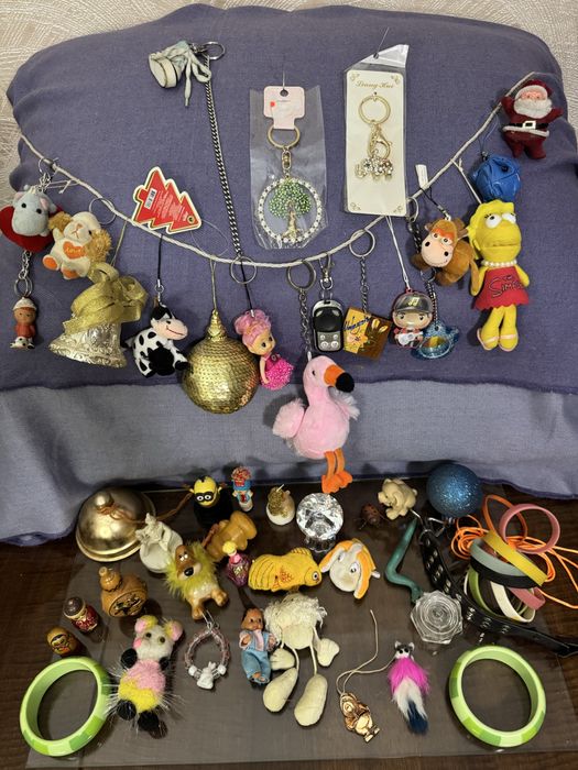Коллекция брелков и сувениров.