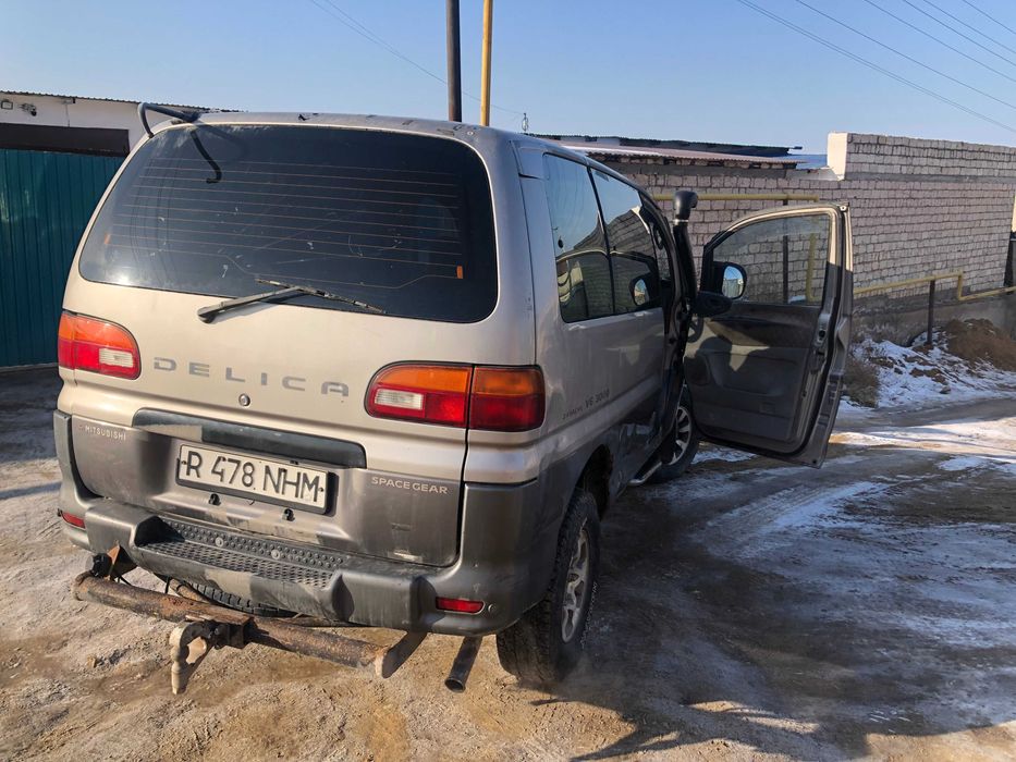 Mitsubishi Delica 1997 г