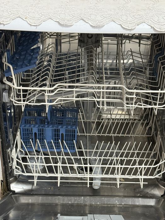 Продам посудомоющную машина indesit