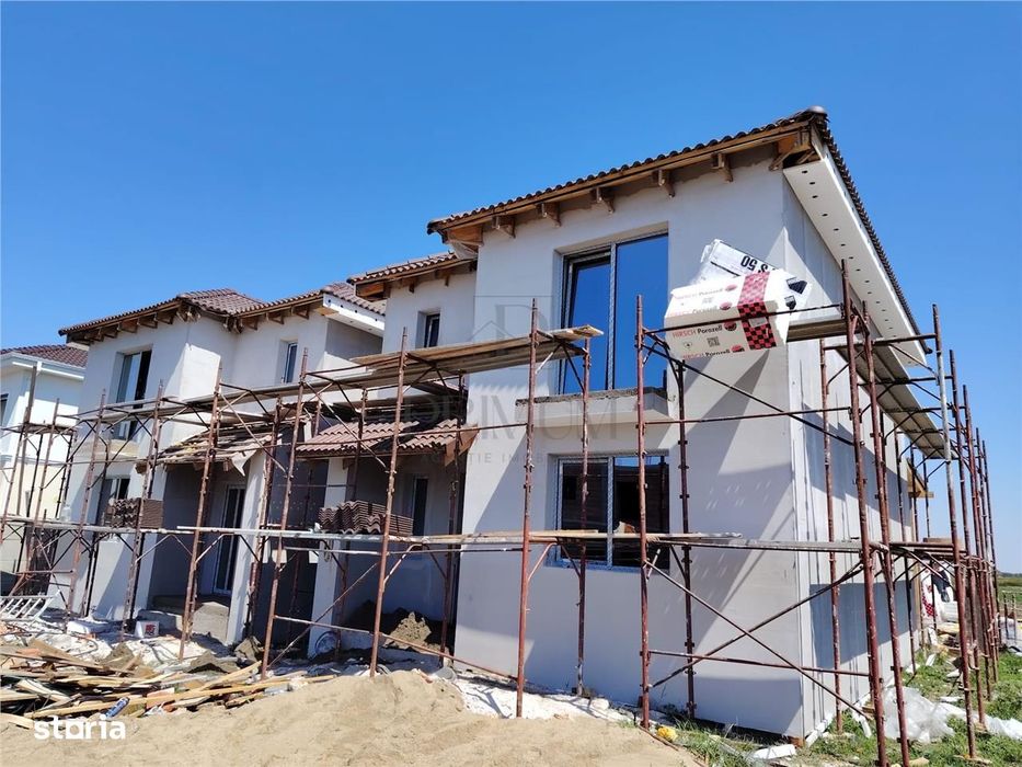 Duplex despartit prin C.T.- dormitor la parter - canalizare