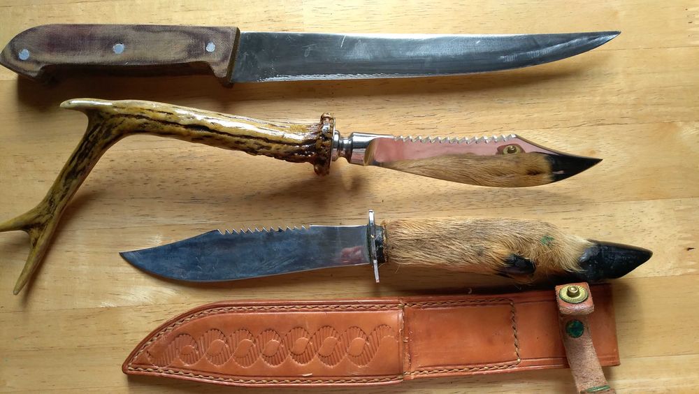 Cutite, corn cerb, vanatoare, simple, facute la Combinatul Hunedoara