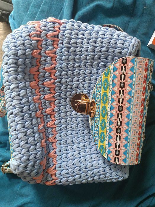 Синя плетена раница , нова