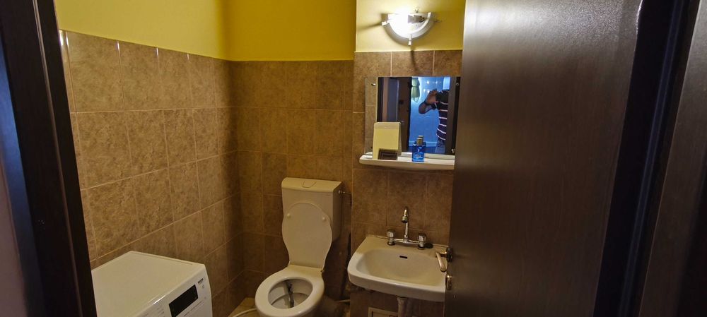 Vand apartament 3 camere.