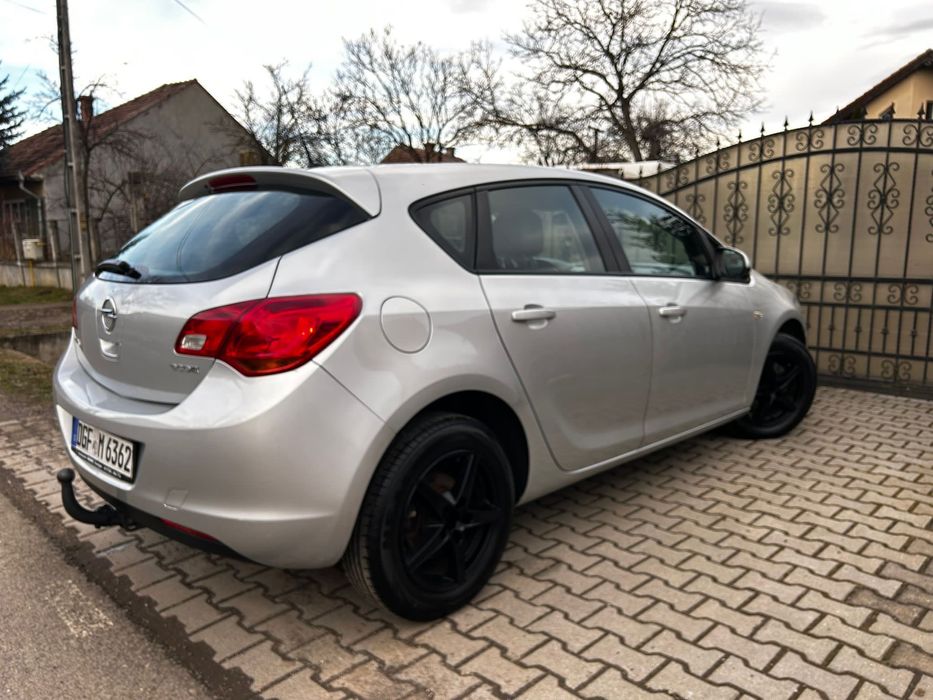 -Opel astra  facelift J-2012-1.4benzina-87cai-euro5-adusa din germania-