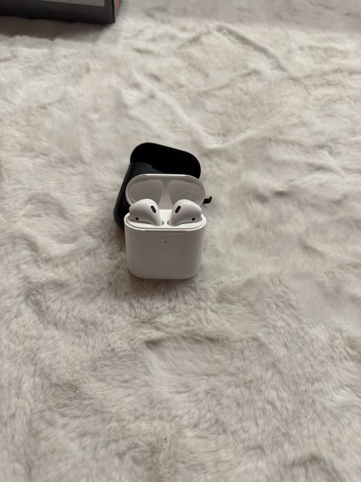 Apple AirPods 2 + cutie încărcare, stare bună