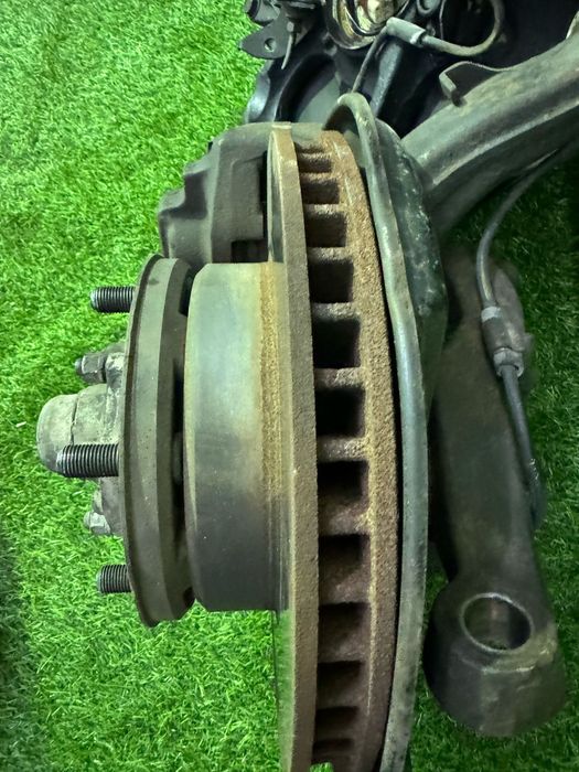 Цапфа левая правая TLC 100/105/LX470