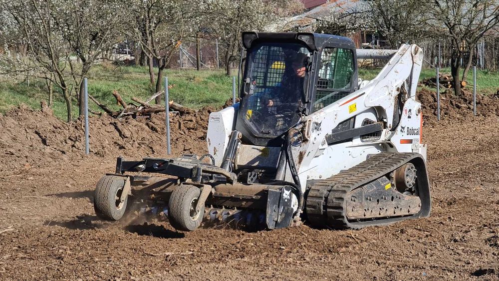 Inchiriere utilaj Excavator, Bobcat, Basculanta, Tocator vegetale