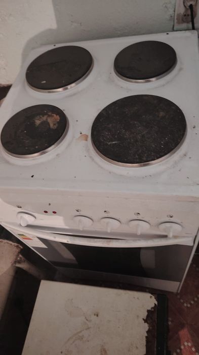 Продается электрическая плита Flama