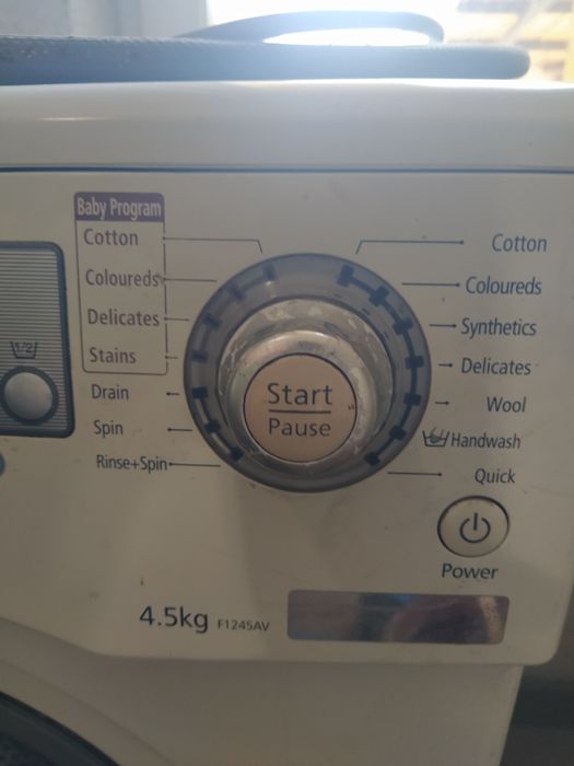 Продавам пералня Самсунг за части