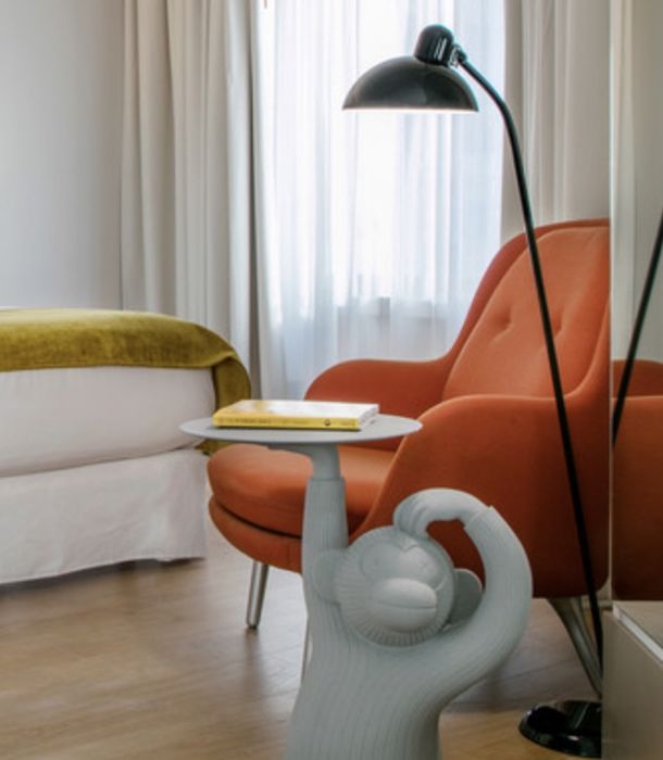 Продам журнальный столик